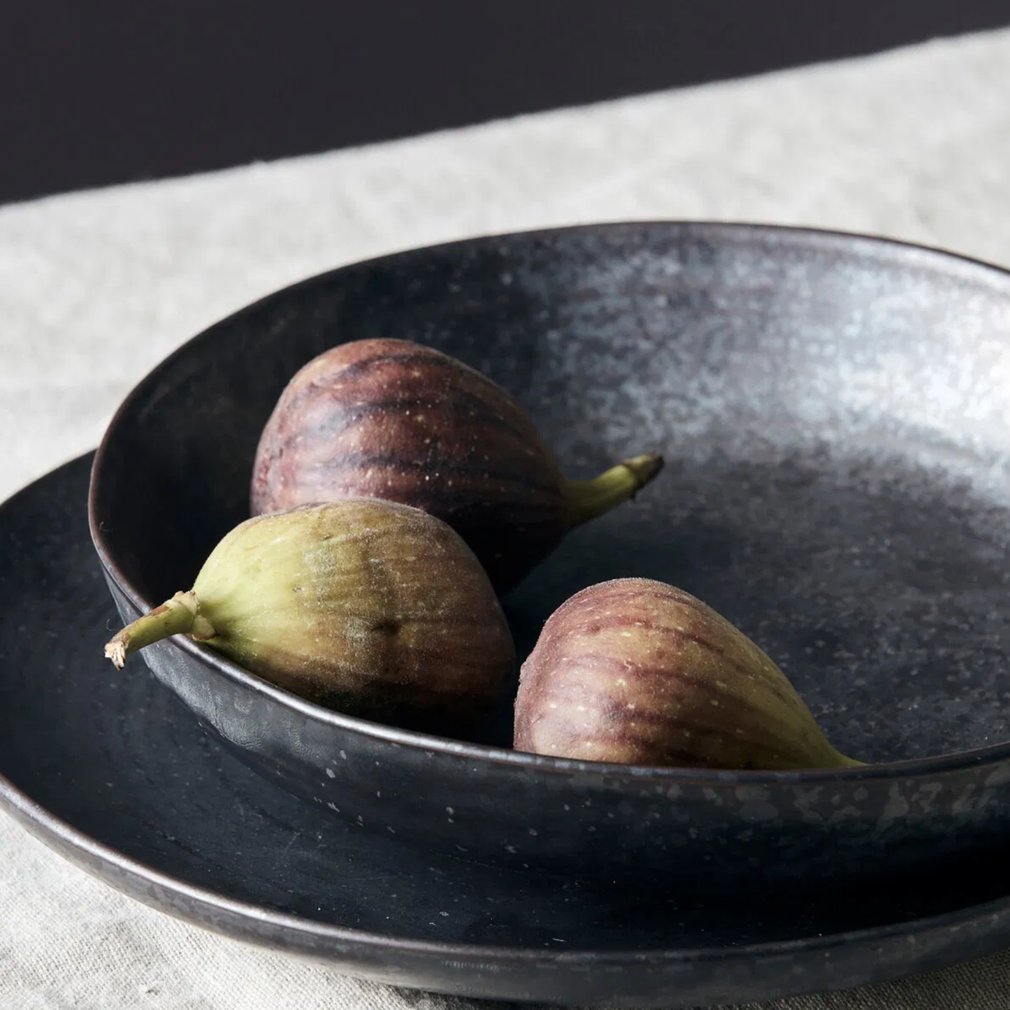 Pion Shallow Bowl, Black/Brown