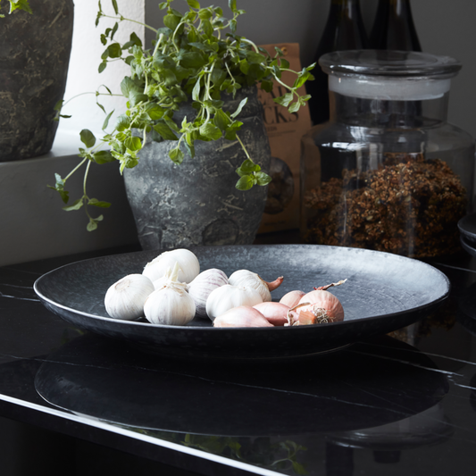 Pion Serving Dish, Black/Brown