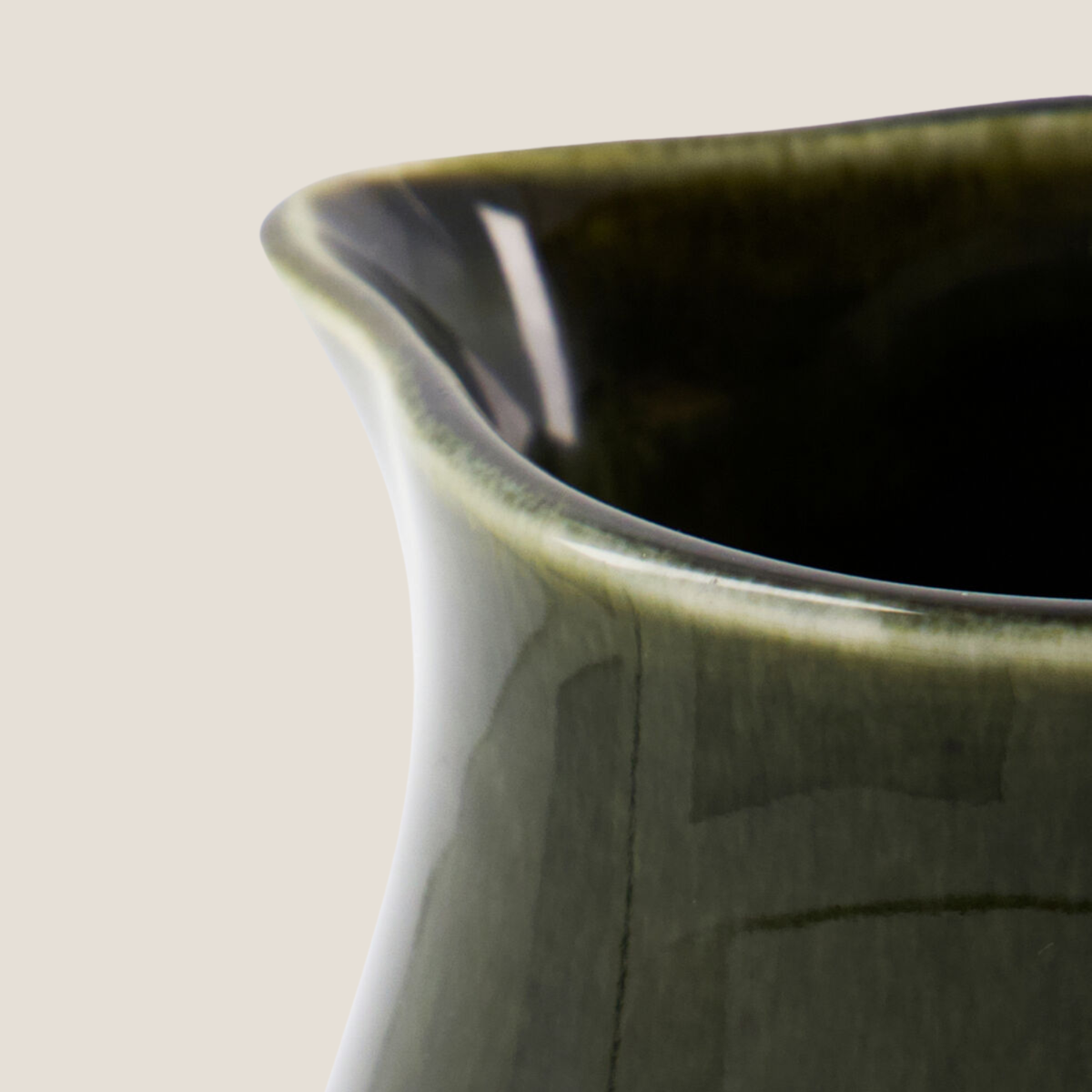 Hala Jug, Green