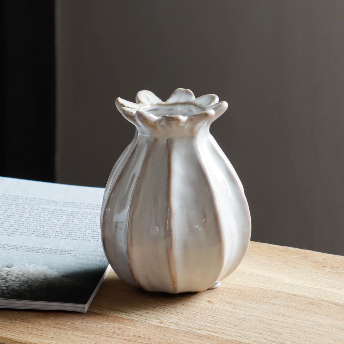 Poppy Bud Vase 11cm - White