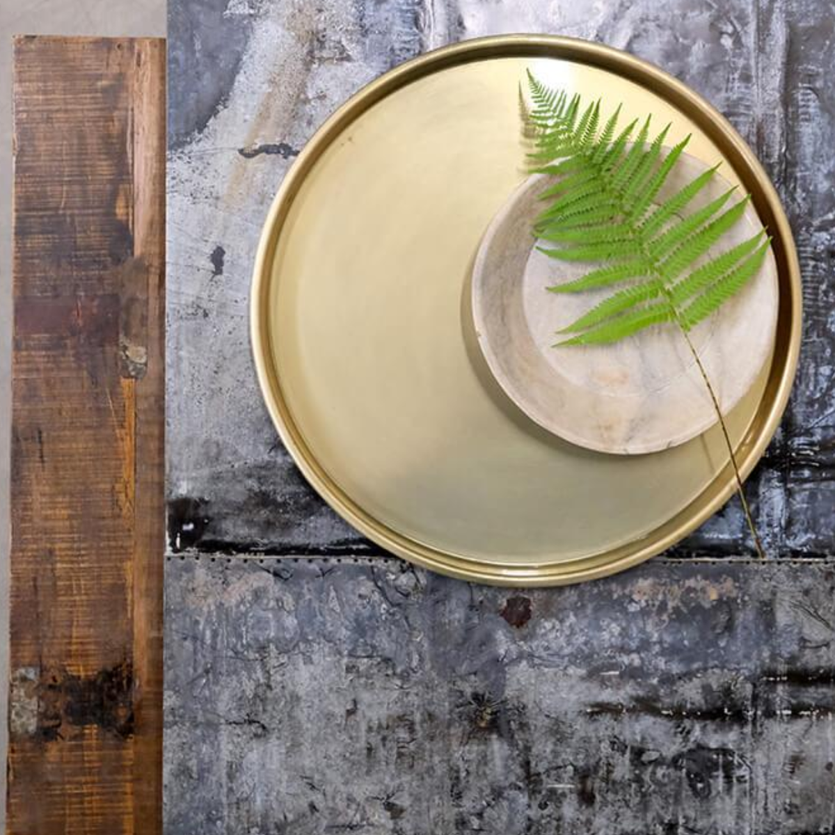 Aurelia Large Round Brass Coloured Iron Tray