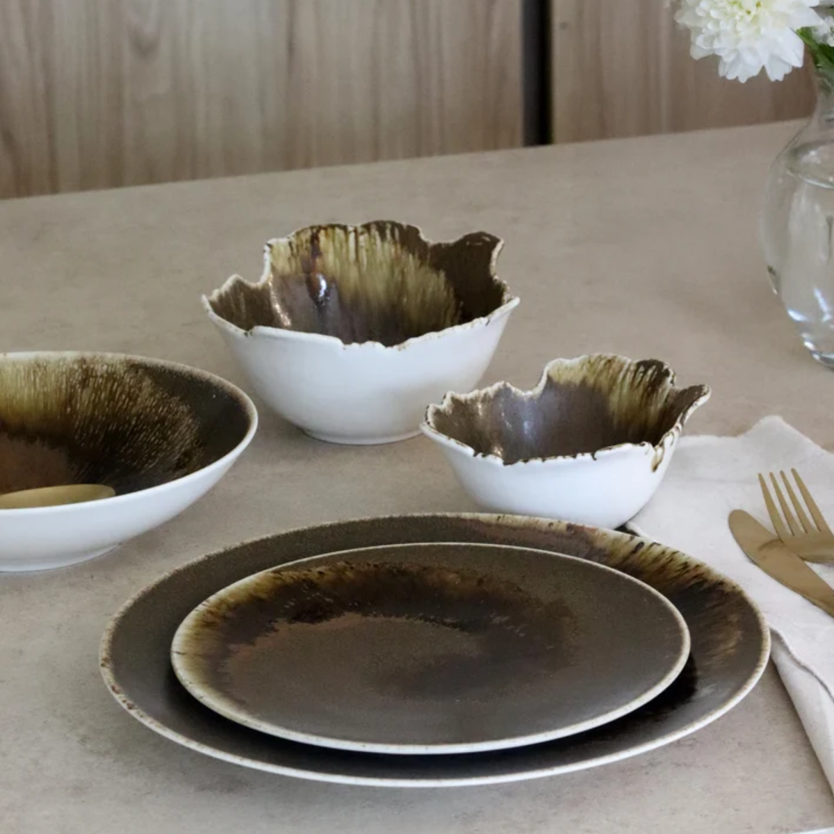 Saturn Porcelain 27cm Flat Plate - Brown