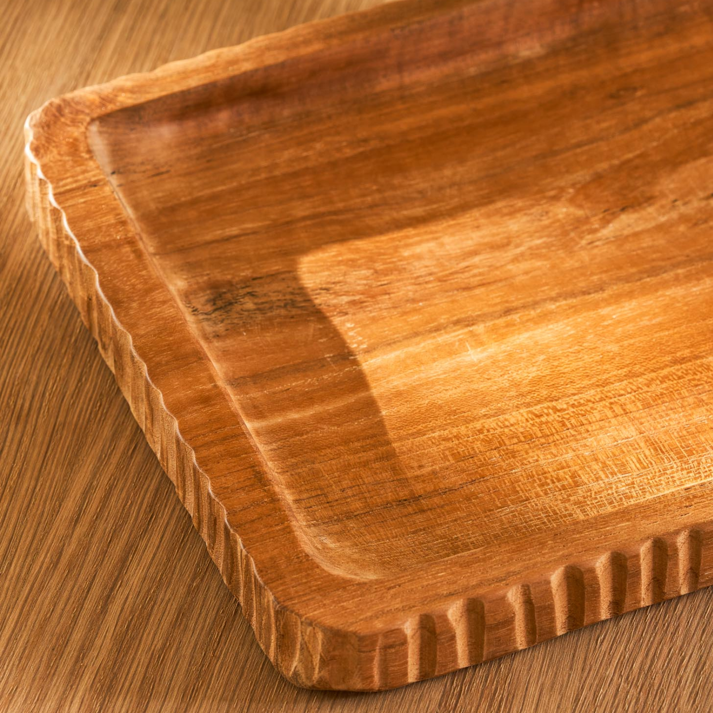 Boxford Serving Platter in Natural, Medium
