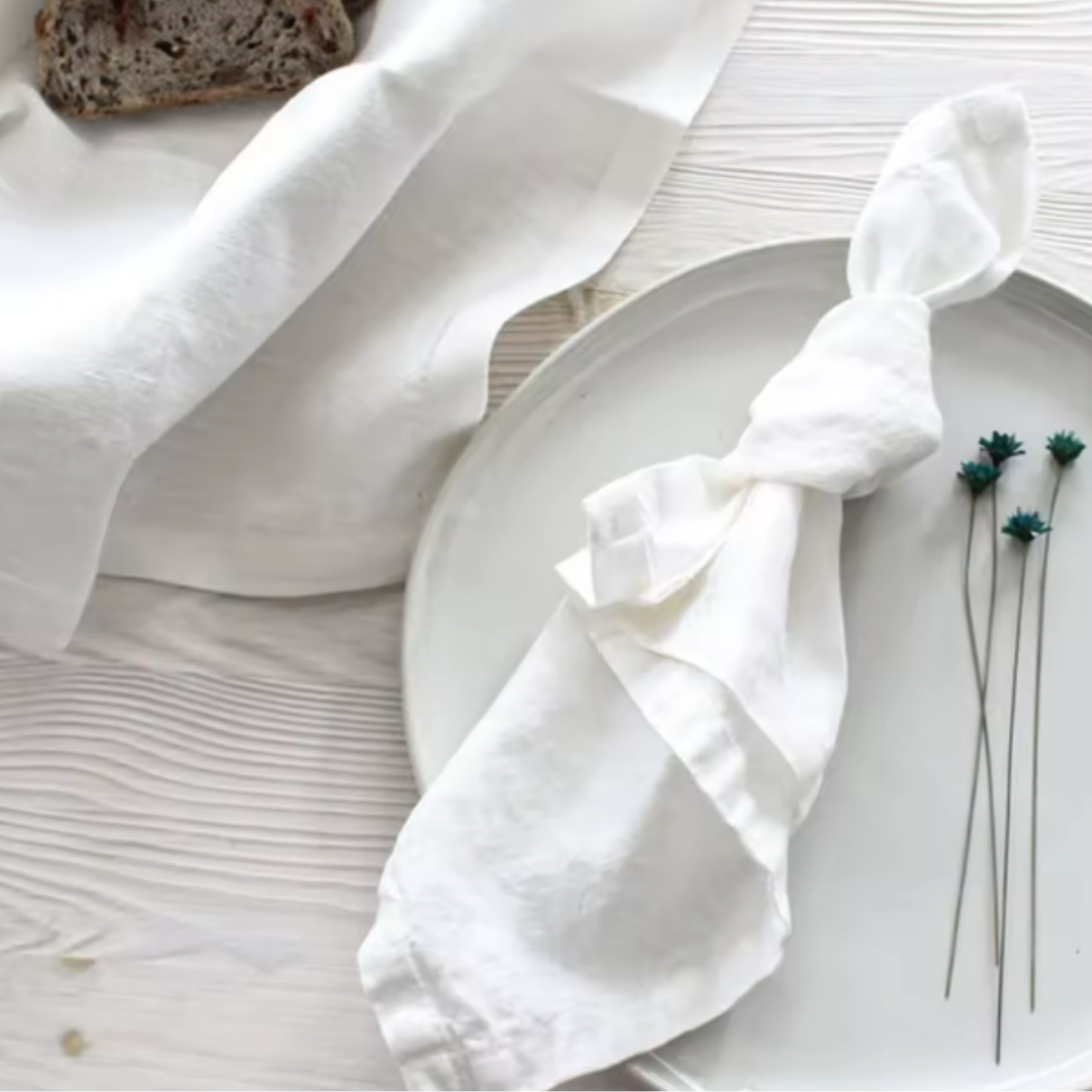 Classic Linen Napkin in White, 40cm
