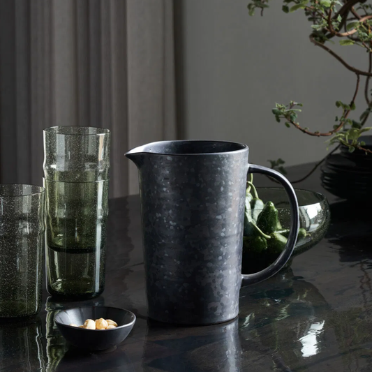 Pion Jug, Black/Brown